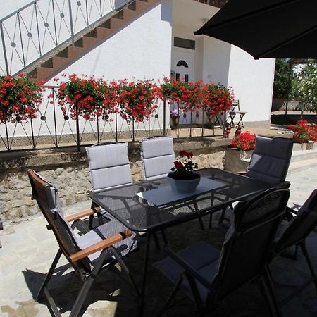 Apartments Stijak-Sorum Malinska Exterior photo