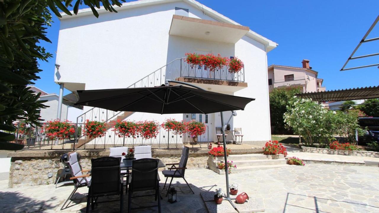 Apartments Stijak-Sorum Malinska Exterior photo