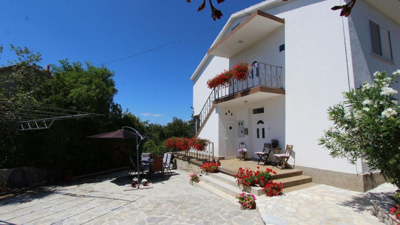 Apartments Stijak-Sorum Malinska Exterior photo