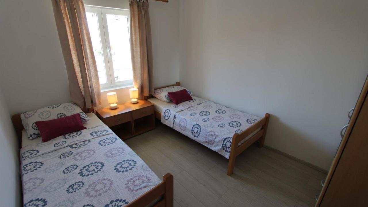 Apartments Stijak-Sorum Malinska Exterior photo
