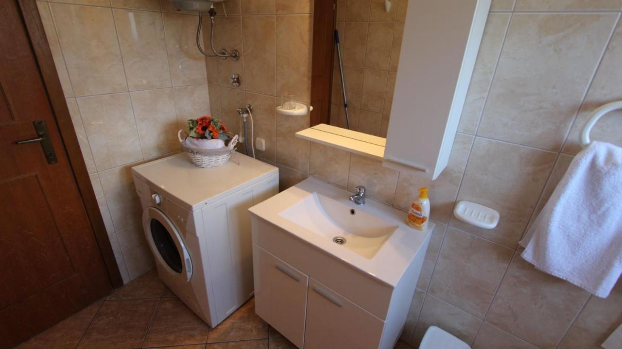 Apartments Stijak-Sorum Malinska Exterior photo