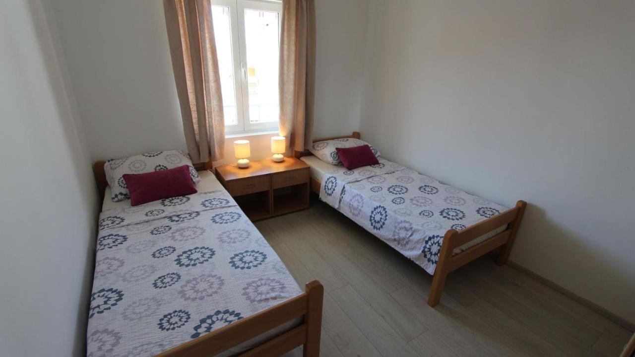 Apartments Stijak-Sorum Malinska Exterior photo