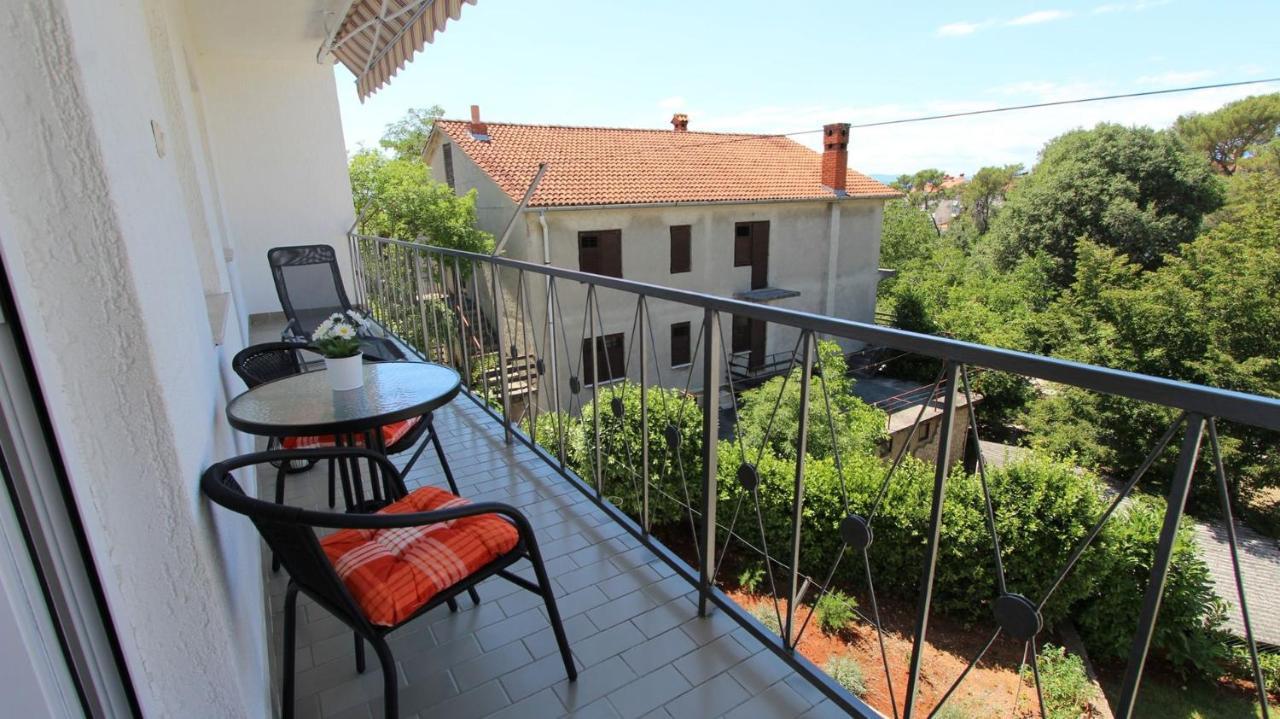 Apartments Stijak-Sorum Malinska Exterior photo